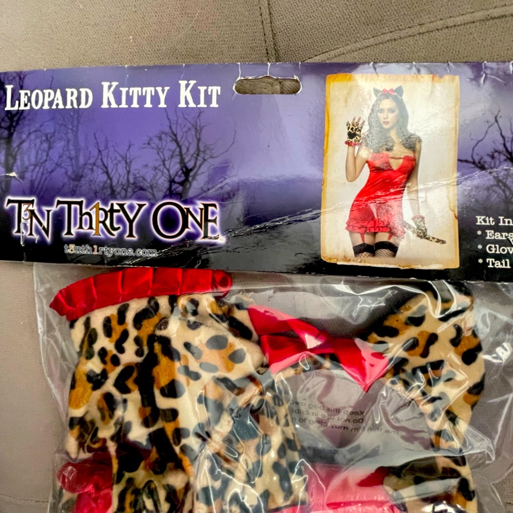 Leopard Kitty Kit Costume Accessory Set – Ten Thirty One Cat Ears Tail Gloves